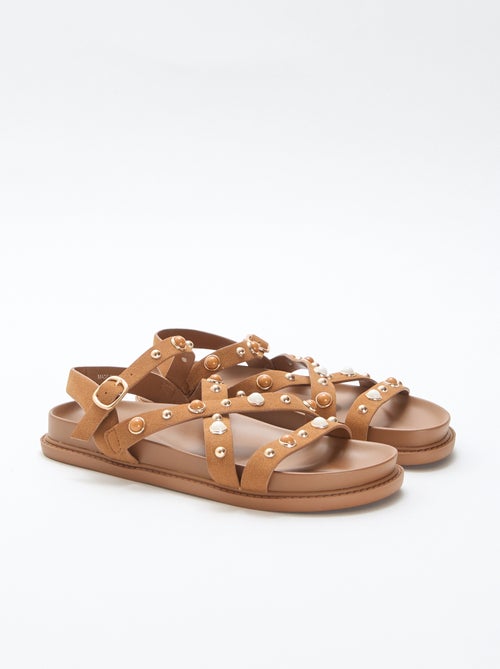 Paire de sandales à plateforme avec brides clous - Kiabi