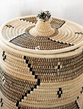 Panier à linge motifs ethniques en fibres naturelles