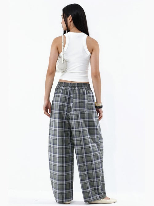 Pantalon à carreaux avec taille élastique et détail de poches hiccup - Kiabi Pantalon à carreaux avec taille élastique et détail de poches hiccup - Kiabi