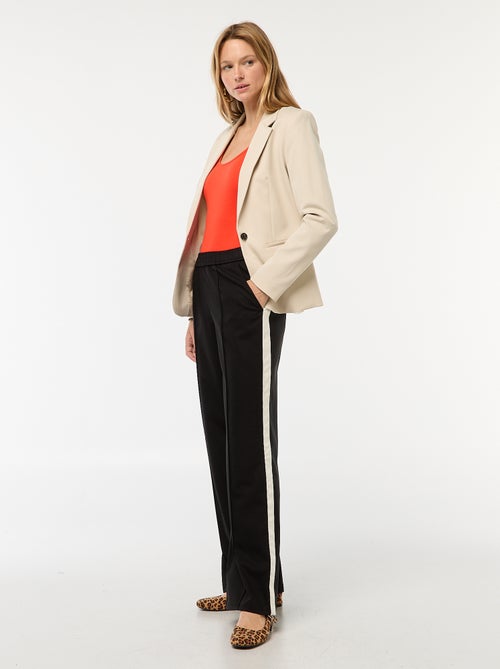 Pantalon à pinces avec bandes sur le côté - Kiabi