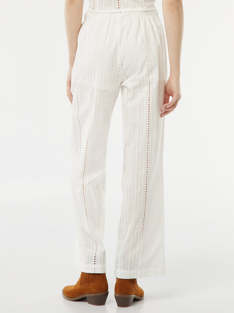 Pantalon avec broderies anglaises et maille ajourée BLANC - Kiabi