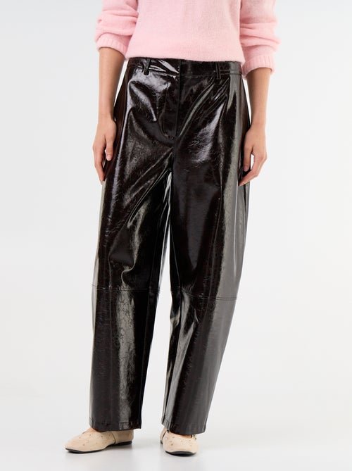 Pantalon barrel en faux cuir - Kiabi