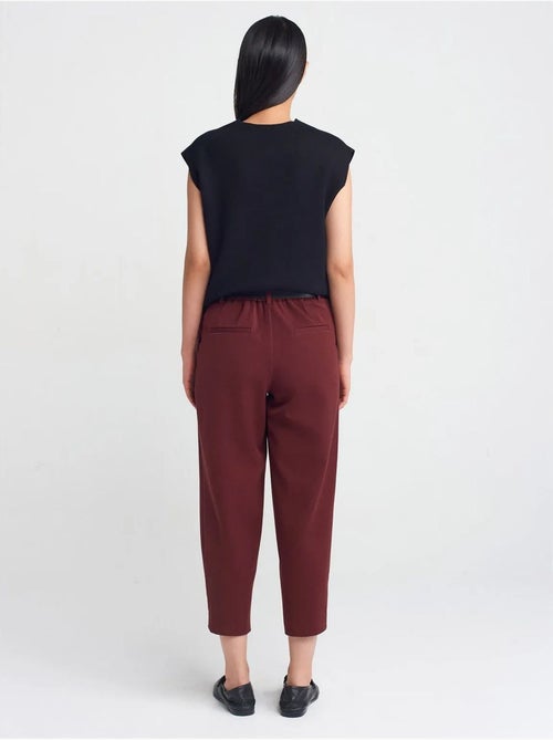 Pantalon capri femme à jambe droite et ceinture dilvin - Kiabi Pantalon capri femme à jambe droite et ceinture dilvin - Kiabi