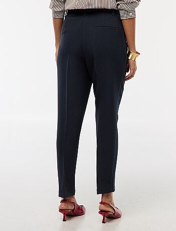 Pantalon carotte fluide avec ceinture à boucle