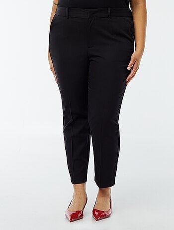 Pantalon cigarette avec ouverture par crochet et zippée