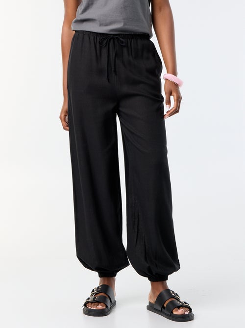 Pantalon coupe balloon uni avec 2 poches - Kiabi Pantalon coupe balloon uni avec 2 poches - Kiabi