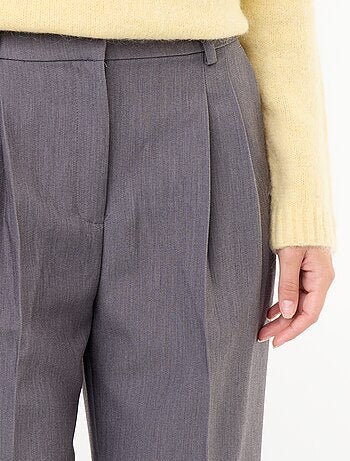Pantalon coupe carotte taille haute