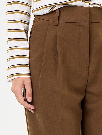 Pantalon coupe carotte taille haute