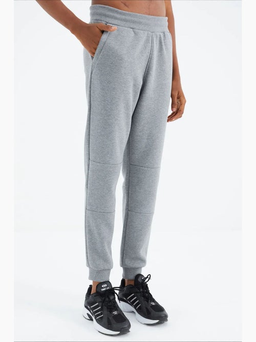 Pantalon de jogging homme coupe décontractée en molleton tommy - Kiabi Pantalon de jogging homme coupe décontractée en molleton tommy - Kiabi