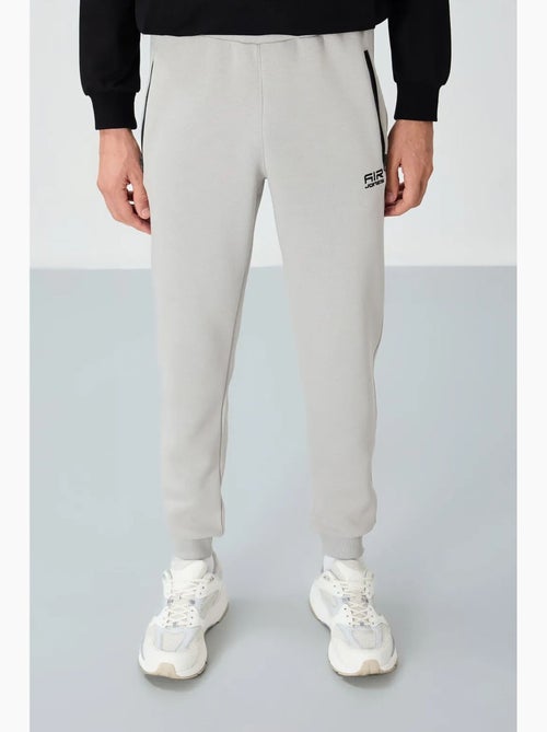 Pantalon de jogging homme coupe jogger tommy - Kiabi Pantalon de jogging homme coupe jogger tommy - Kiabi