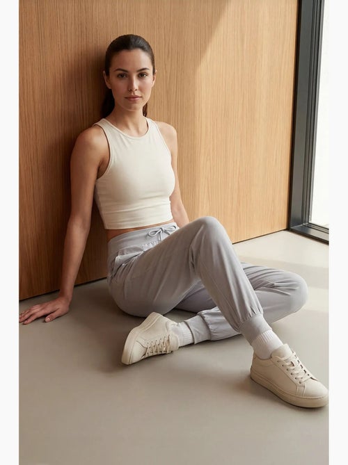 Pantalon de jogging taille mi-haute en jersey fin avec poche tommy - Kiabi Pantalon de jogging taille mi-haute en jersey fin avec poche tommy - Kiabi