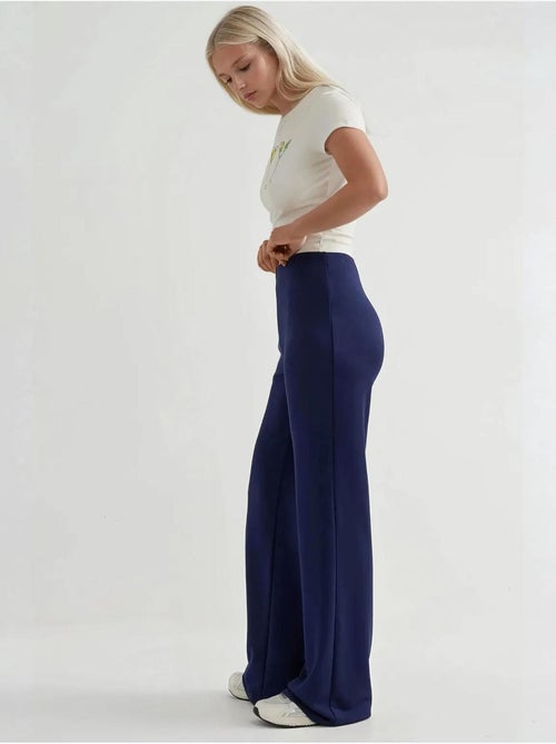 Pantalon de survêtement coupe droite en modal, coupe décontractée hiccup - Kiabi Pantalon de survêtement coupe droite en modal, coupe décontractée hiccup - Kiabi