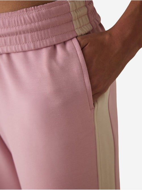 Pantalon de survêtement silky feel à taille normale et empiècements penti - Kiabi Pantalon de survêtement silky feel à taille normale et empiècements penti - Kiabi