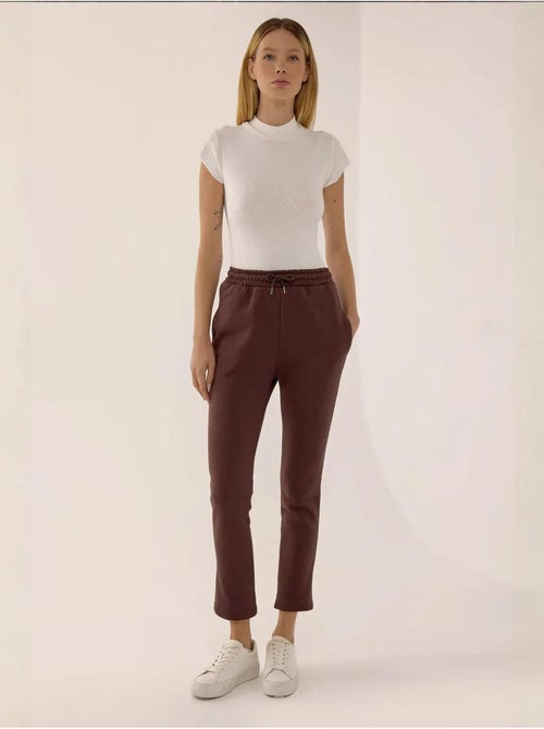 Pantalon de survêtement slim fit à cordon hiccup - Kiabi Pantalon de survêtement slim fit à cordon hiccup - Kiabi