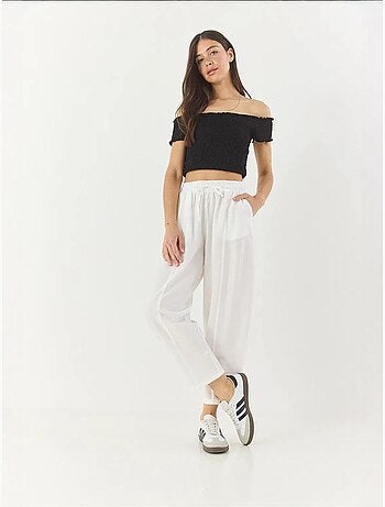 Pantalon d'été coupe carotte ceinturé avec détails de poches lucci