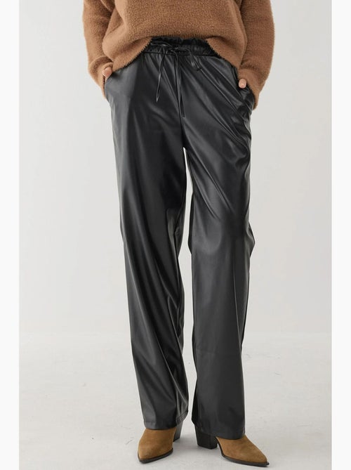 Pantalon droit à taille élastique en similicuir hiccup - Kiabi Pantalon droit à taille élastique en similicuir hiccup - Kiabi