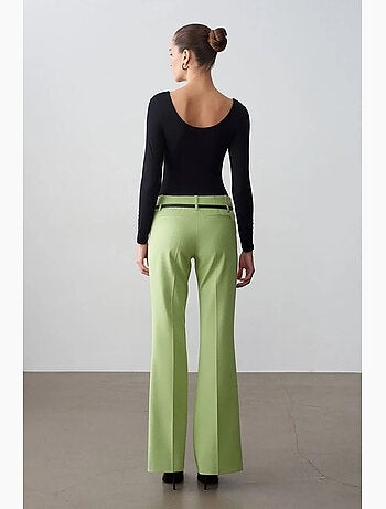 Pantalon droit en crêpe avec ceinture dilvin