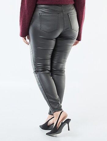 Pantalon droit en matière satinée