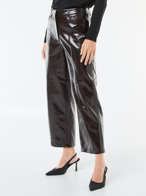 Pantalon droit en simili façon 'peau de serpent' - Kiabi