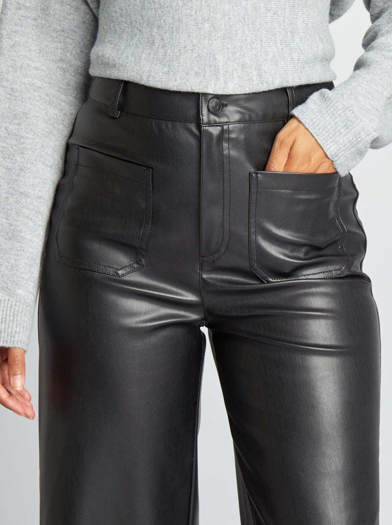 Pantalon droit en simili noir Kiabi