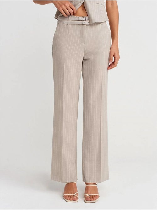 Pantalon droit rayé avec ceinture dilvin - Kiabi Pantalon droit rayé avec ceinture dilvin - Kiabi