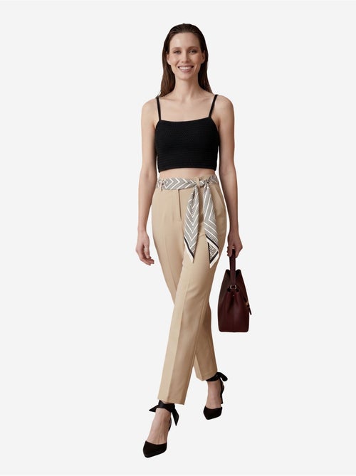Pantalon en crêpe à jambe droite et taille haute avec ceinture my fashion - Kiabi Pantalon en crêpe à jambe droite et taille haute avec ceinture my fashion - Kiabi