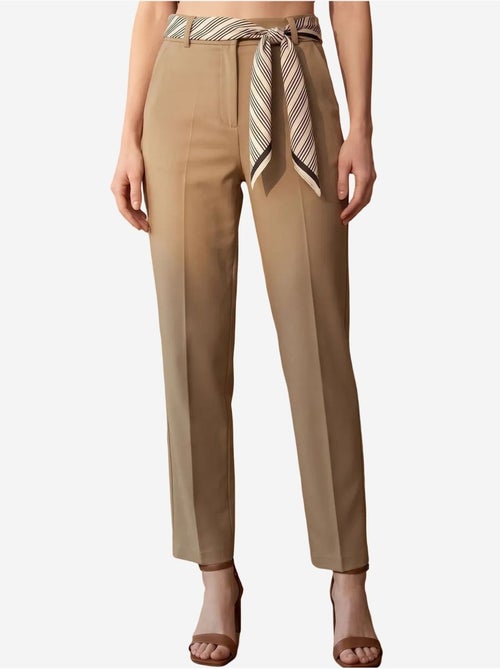 Pantalon en crêpe à jambe droite et taille haute avec ceinture my fashion - Kiabi Pantalon en crêpe à jambe droite et taille haute avec ceinture my fashion - Kiabi
