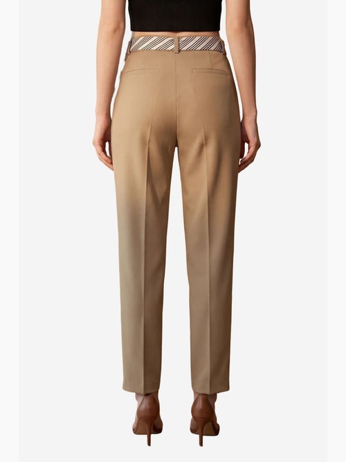 Pantalon en crêpe à jambe droite et taille haute avec ceinture my fashion - Kiabi Pantalon en crêpe à jambe droite et taille haute avec ceinture my fashion - Kiabi
