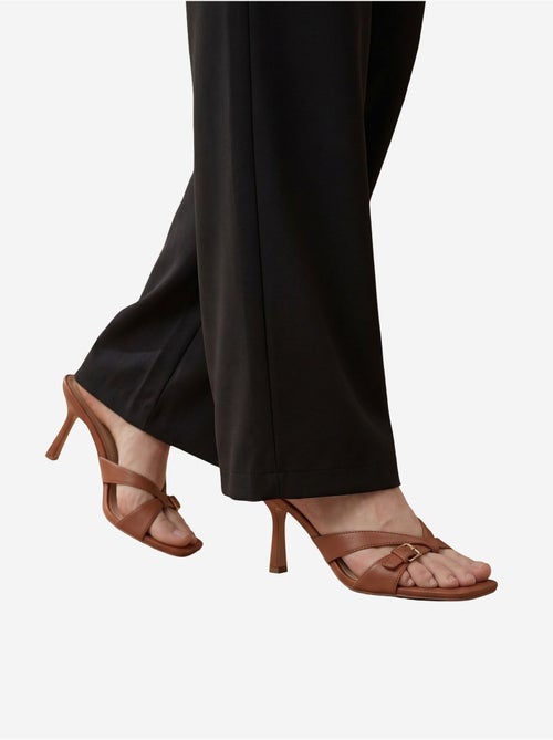 Pantalon en crêpe à jambe large et taille haute my fashion - Kiabi Pantalon en crêpe à jambe large et taille haute my fashion - Kiabi