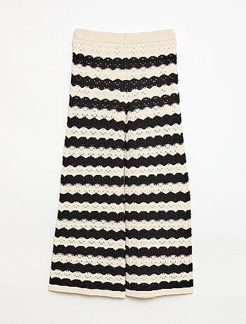 Pantalon en crochet forme flare / coupe évasée