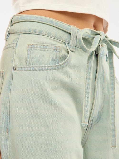Pantalon en denim avec mini ceinture - Kiabi