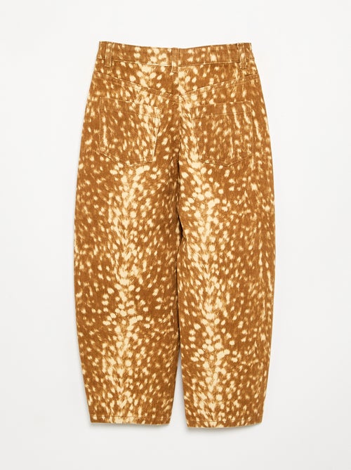 Pantalon en denim forme barrel imprimé 'faon' - Kiabi