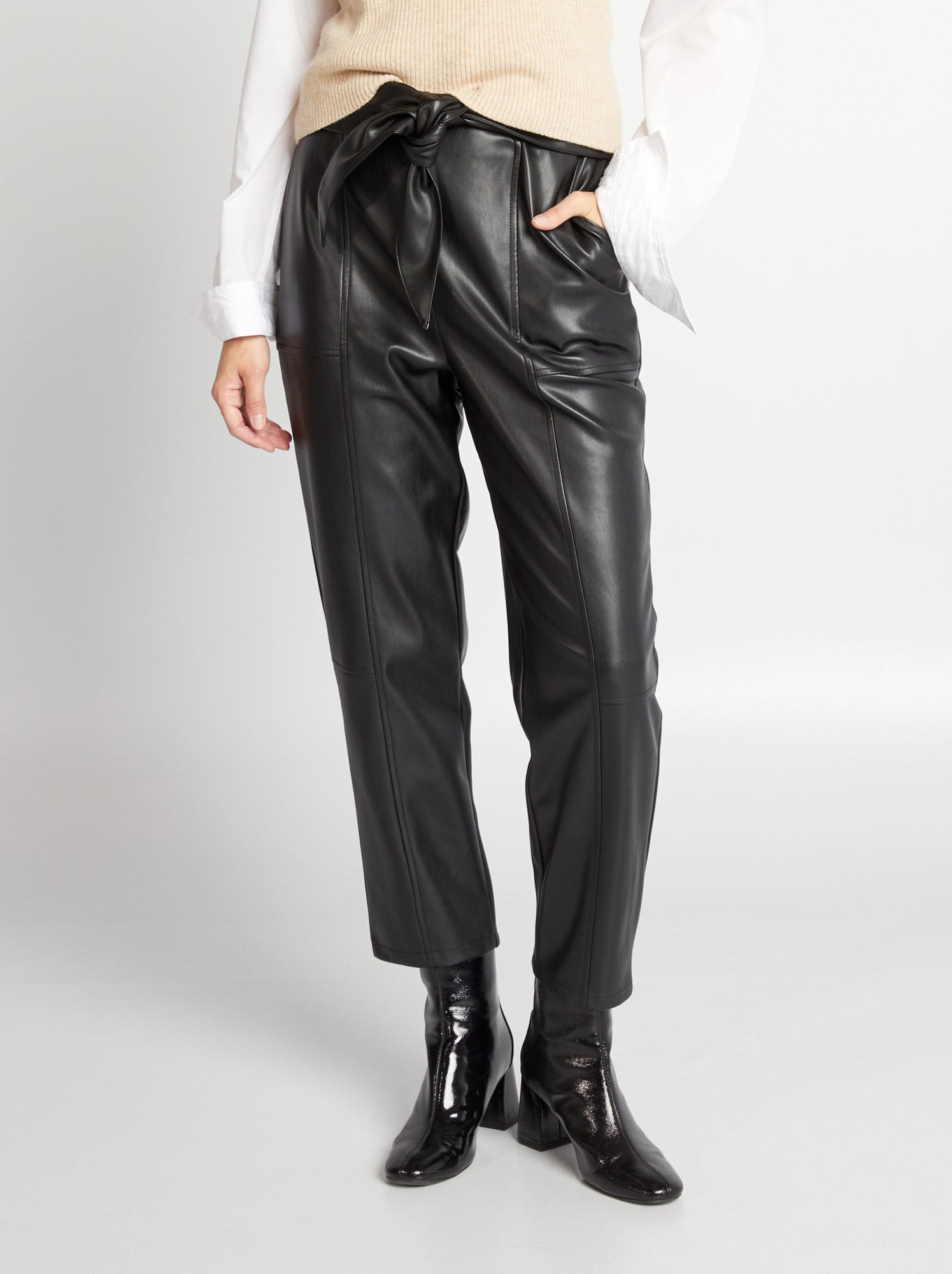 Pantalon en simili noir Kiabi 25.00