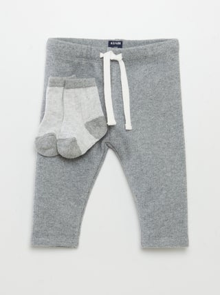 Pantalon en tricot + chaussettes