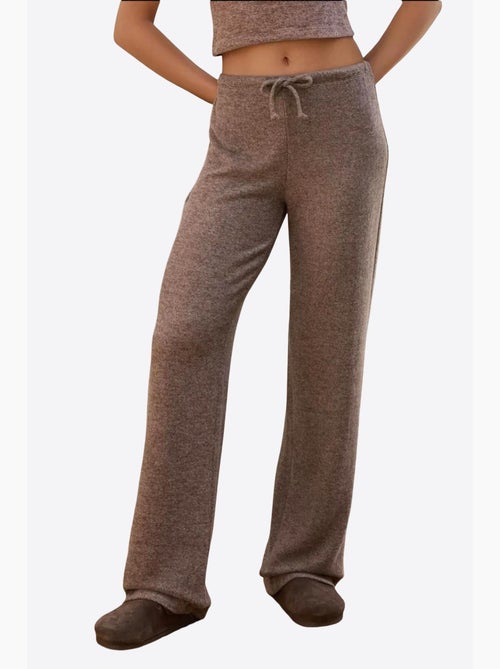 Pantalon en tricot doux et texturé avec cordons hiccup - Kiabi Pantalon en tricot doux et texturé avec cordons hiccup - Kiabi