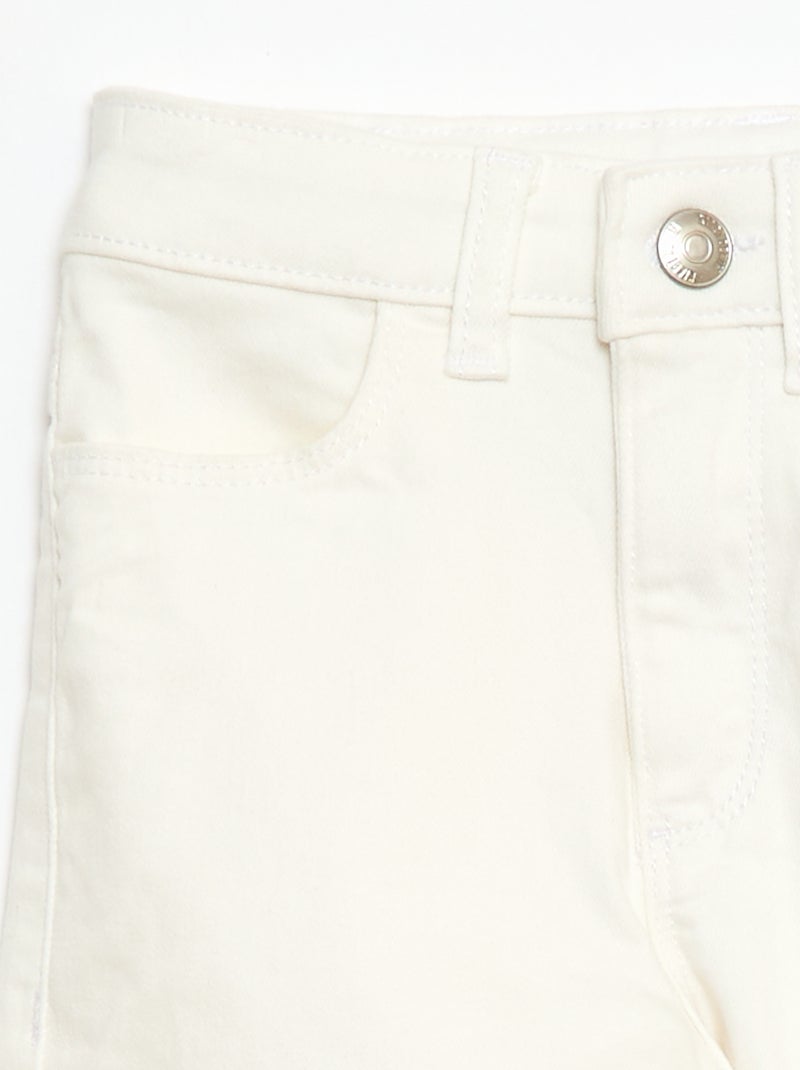 Pantalon en twill avec ouverture pressionnée - Blanc - Kiabi