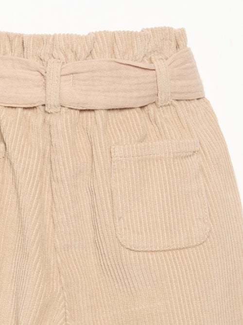 Pantalon en velours côtelé avec ceinture incluse - Kiabi Pantalon en velours côtelé avec ceinture incluse - Kiabi