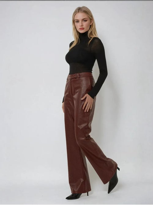 Pantalon évasé taille haute en simili cuir hiccup - Kiabi Pantalon évasé taille haute en simili cuir hiccup - Kiabi