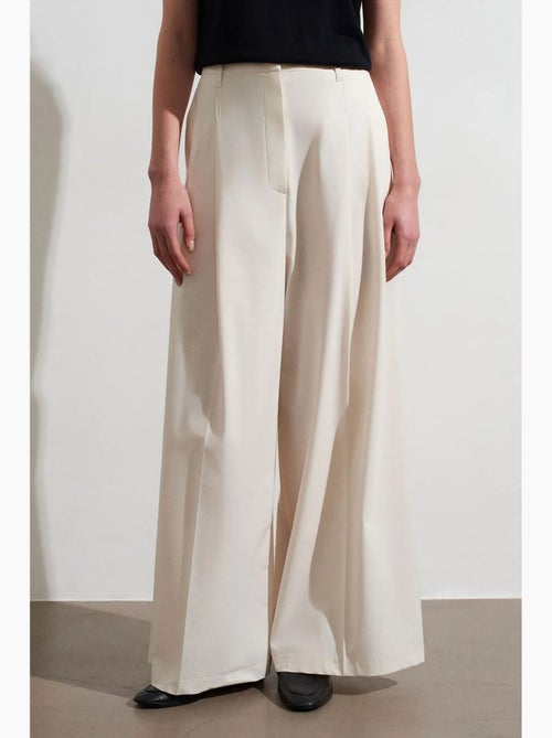 Pantalon femme à taille haute et jambe large en crêpe dilvin - Kiabi Pantalon femme à taille haute et jambe large en crêpe dilvin - Kiabi