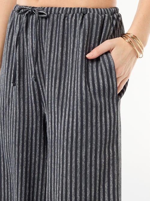Pantalon femme ample en maille crinkle - Kiabi