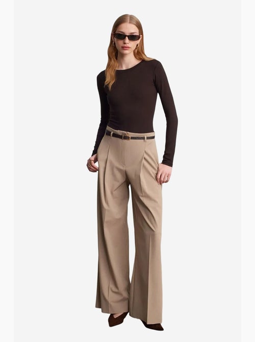 Pantalon femme palazzo en crêpe avec ceinture dilvin - Kiabi Pantalon femme palazzo en crêpe avec ceinture dilvin - Kiabi