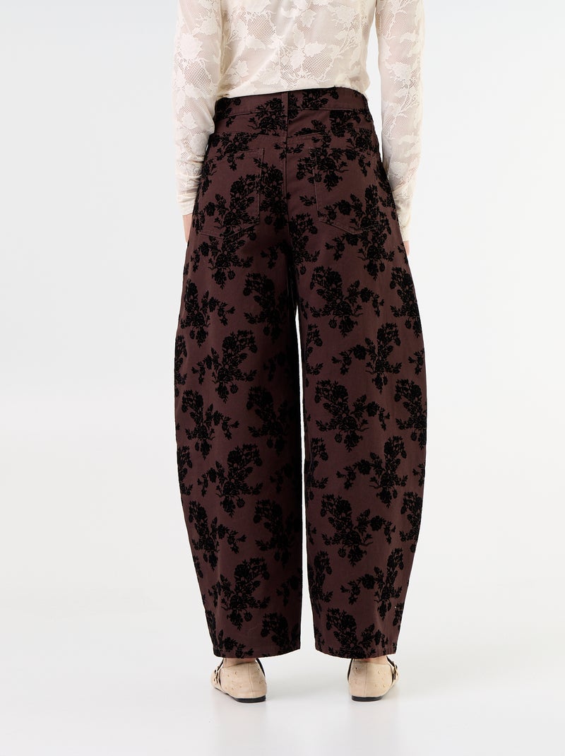 Pantalon forme barrel avec flocage Marron - Kiabi