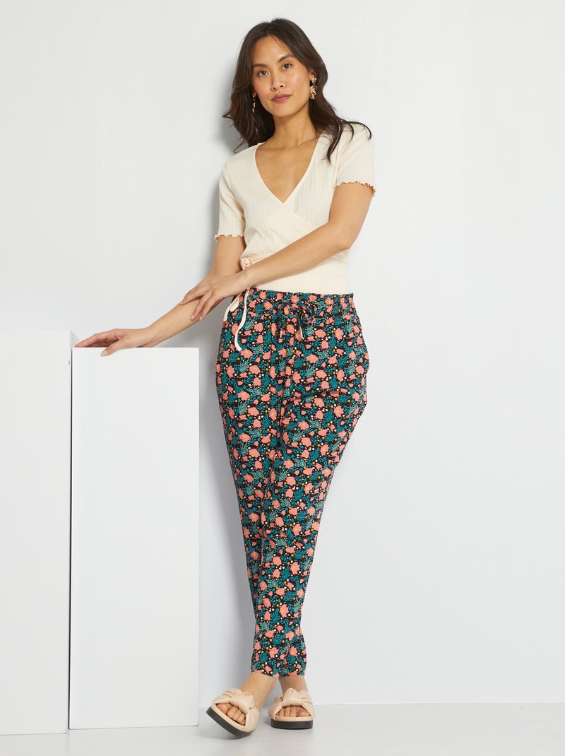 Pantalon imprimé fantaisie Noir/bleu 'fleurs' - Kiabi