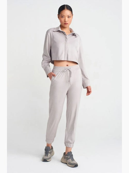 Pantalon jogger effet daim dilvin - Kiabi Pantalon jogger effet daim dilvin - Kiabi