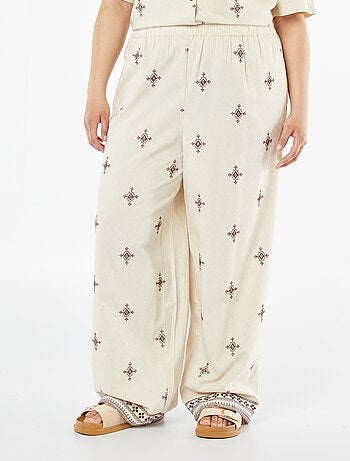 Pantalon large 3/4 brodé