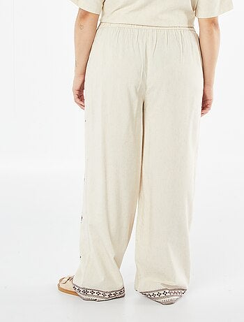 Pantalon large 3/4 brodé