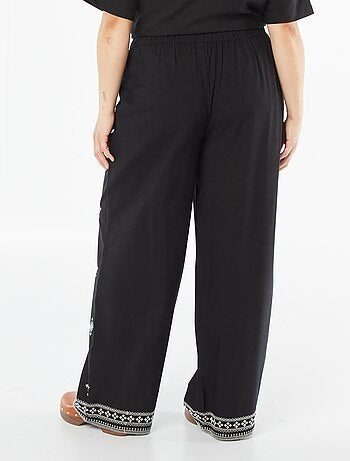 Pantalon large 3/4 brodé