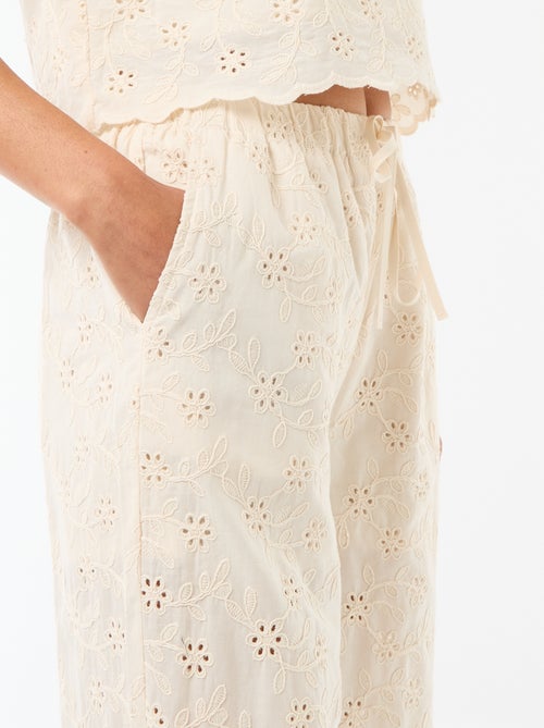 Pantalon large à broderie anglaise en coton uni - Kiabi
