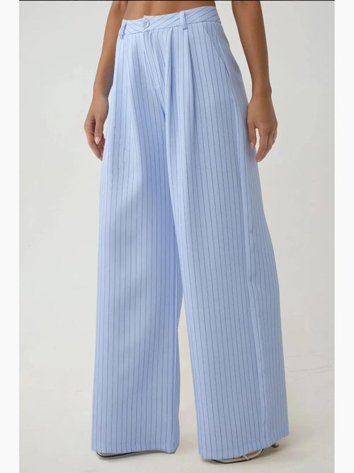 Pantalon large à rayures taille haute, collection pika hiccup - Kiabi Pantalon large à rayures taille haute, collection pika hiccup - Kiabi