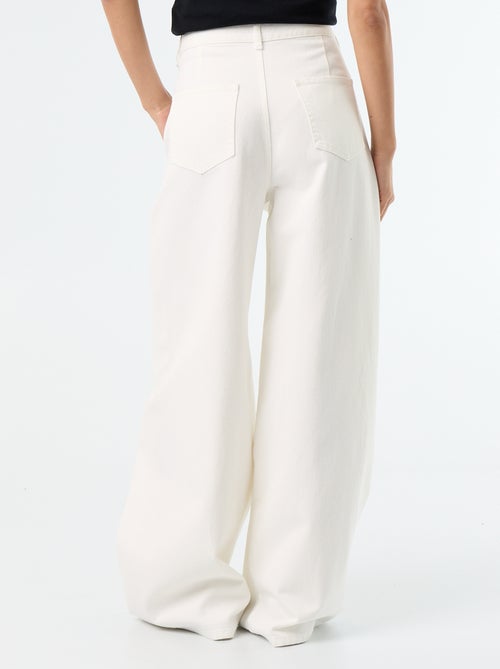 Pantalon large avec pinces et boutons ceinture - Kiabi